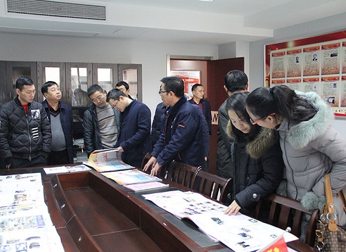 兴化市非公企业书记与榴莲APP网站入口交流党建经验