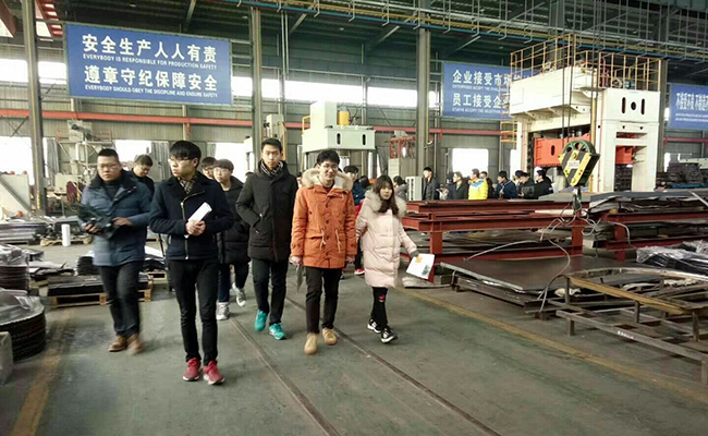 宝应籍高校毕业生来榴莲APP网站入口参观学习